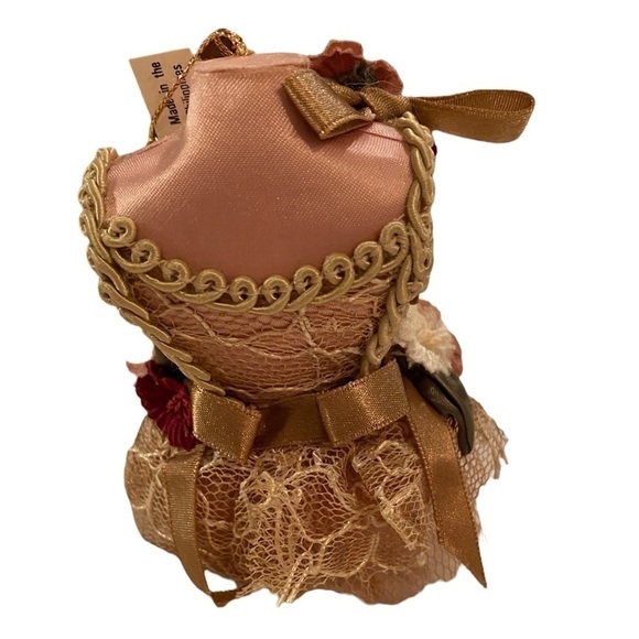 💕Katherine’s Collection Victorian Ballerina Bust Form Ornament - Picture 3 of 7
